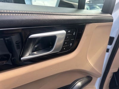 2022 Porsche Cayenne Base