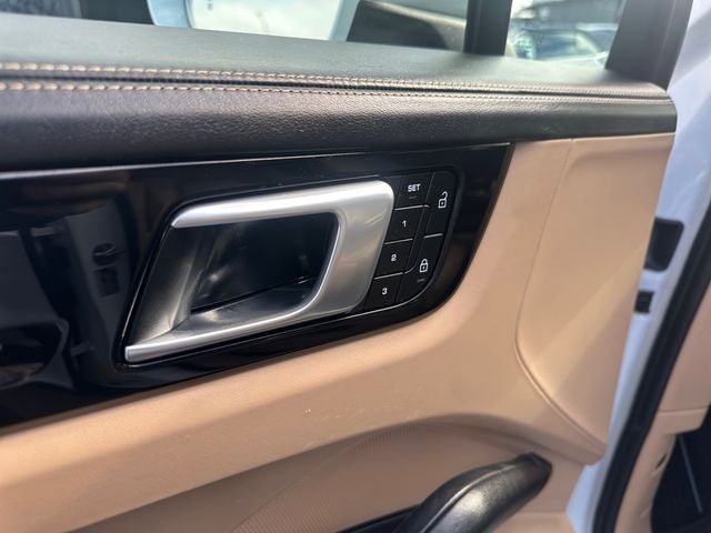 2022 Porsche Cayenne Base