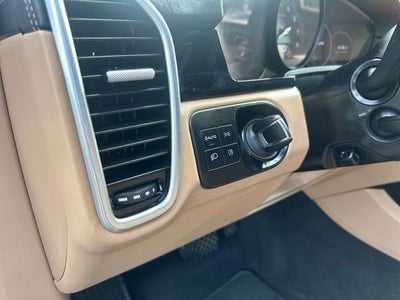 2022 Porsche Cayenne Base