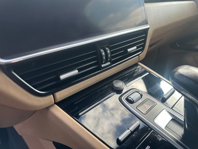 2022 Porsche Cayenne Base