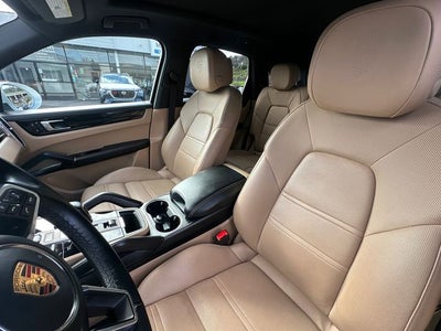 2022 Porsche Cayenne Base