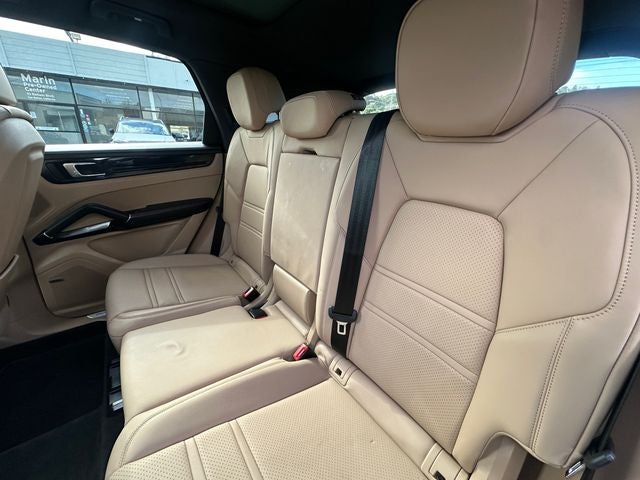 2022 Porsche Cayenne Base