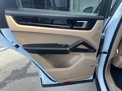 2022 Porsche Cayenne Base