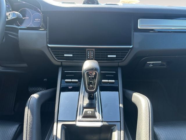 2023 Porsche Cayenne Coupe Platinum Edition