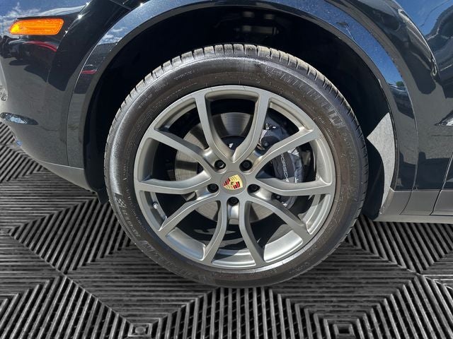 2023 Porsche Cayenne Coupe Platinum Edition
