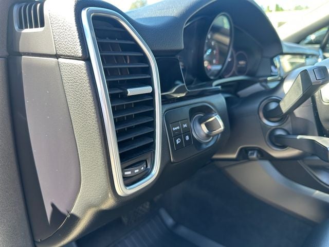 2023 Porsche Cayenne Coupe Platinum Edition