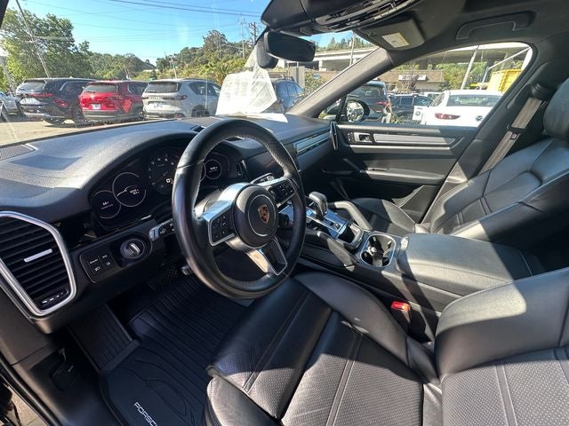 2023 Porsche Cayenne Coupe Platinum Edition