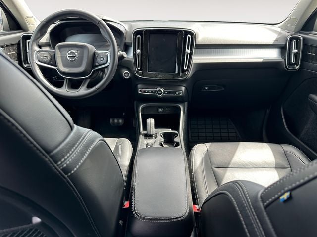 2020 Volvo XC40 Momentum