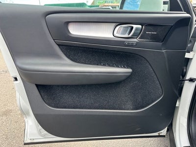 2020 Volvo XC40 Momentum