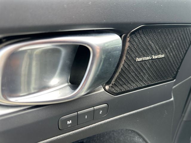 2020 Volvo XC40 Momentum
