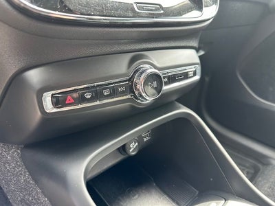 2020 Volvo XC40 Momentum