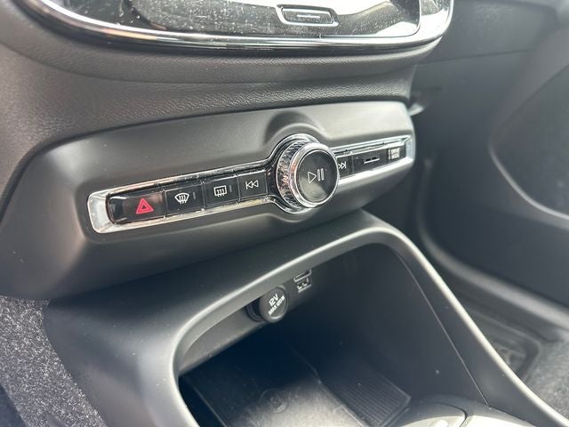 2020 Volvo XC40 Momentum