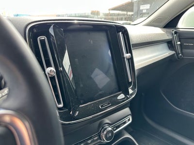 2020 Volvo XC40 Momentum