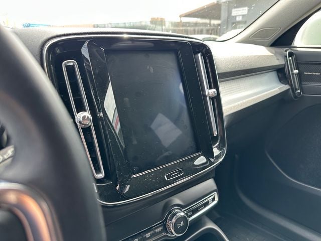 2020 Volvo XC40 Momentum