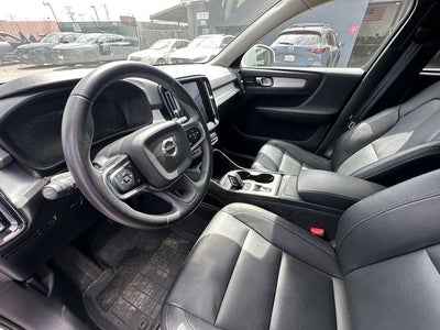 2020 Volvo XC40 Momentum
