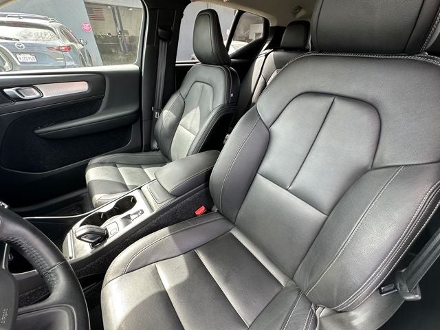 2020 Volvo XC40 Momentum