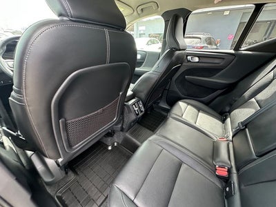 2020 Volvo XC40 Momentum