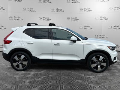 2020 Volvo XC40 Momentum