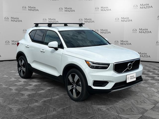 2020 Volvo XC40 Momentum
