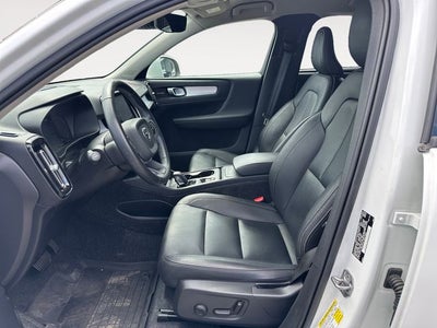 2020 Volvo XC40 Momentum