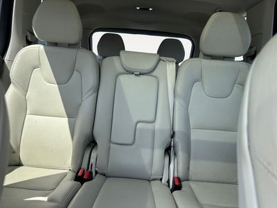 2020 Volvo XC90 T6 Momentum