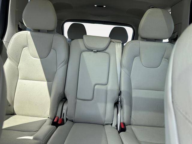 2020 Volvo XC90 T6 Momentum
