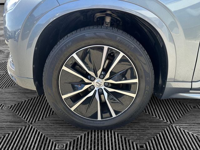 2020 Volvo XC90 T6 Momentum