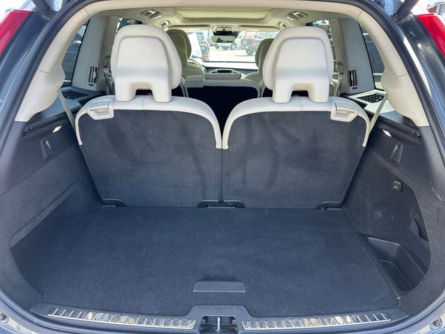 2020 Volvo XC90 T6 Momentum