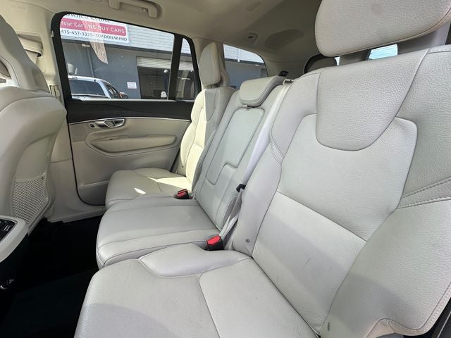 2020 Volvo XC90 T6 Momentum