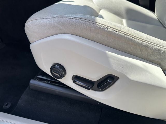 2020 Volvo XC90 T6 Momentum