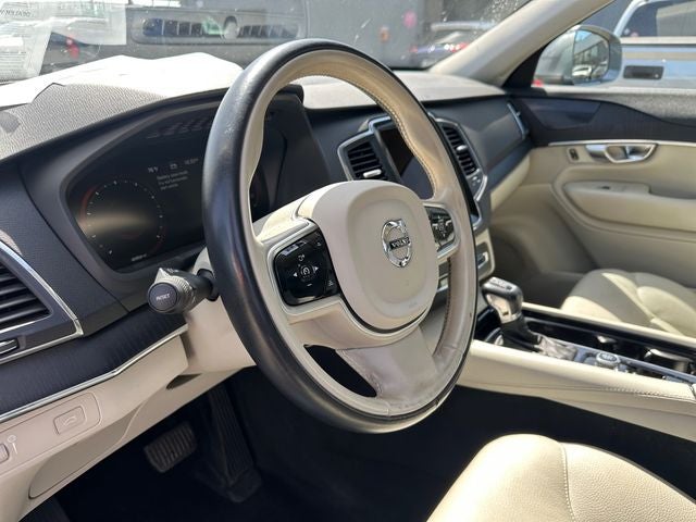 2020 Volvo XC90 T6 Momentum