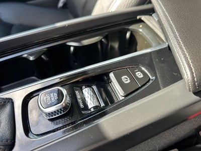 2019 Volvo XC60 T6 Momentum