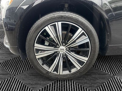 2022 Volvo XC60 B5 Inscription