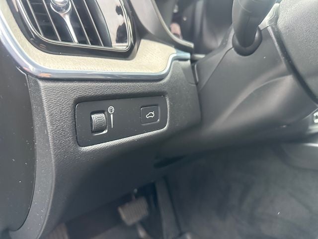 2022 Volvo XC60 B5 Inscription