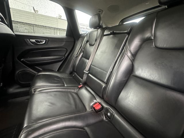 2022 Volvo XC60 B5 Inscription