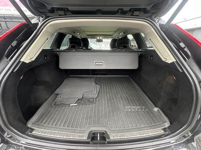 2022 Volvo XC60 B5 Inscription