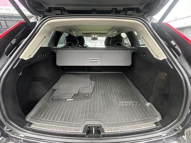 2022 Volvo XC60 B5 Inscription