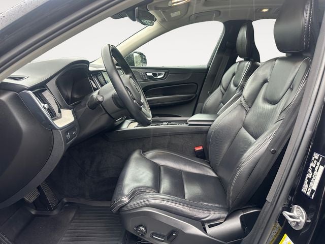 2022 Volvo XC60 B5 Inscription