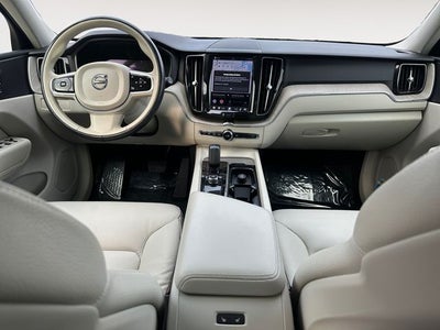 2023 Volvo XC60 B5 Plus Bright Theme